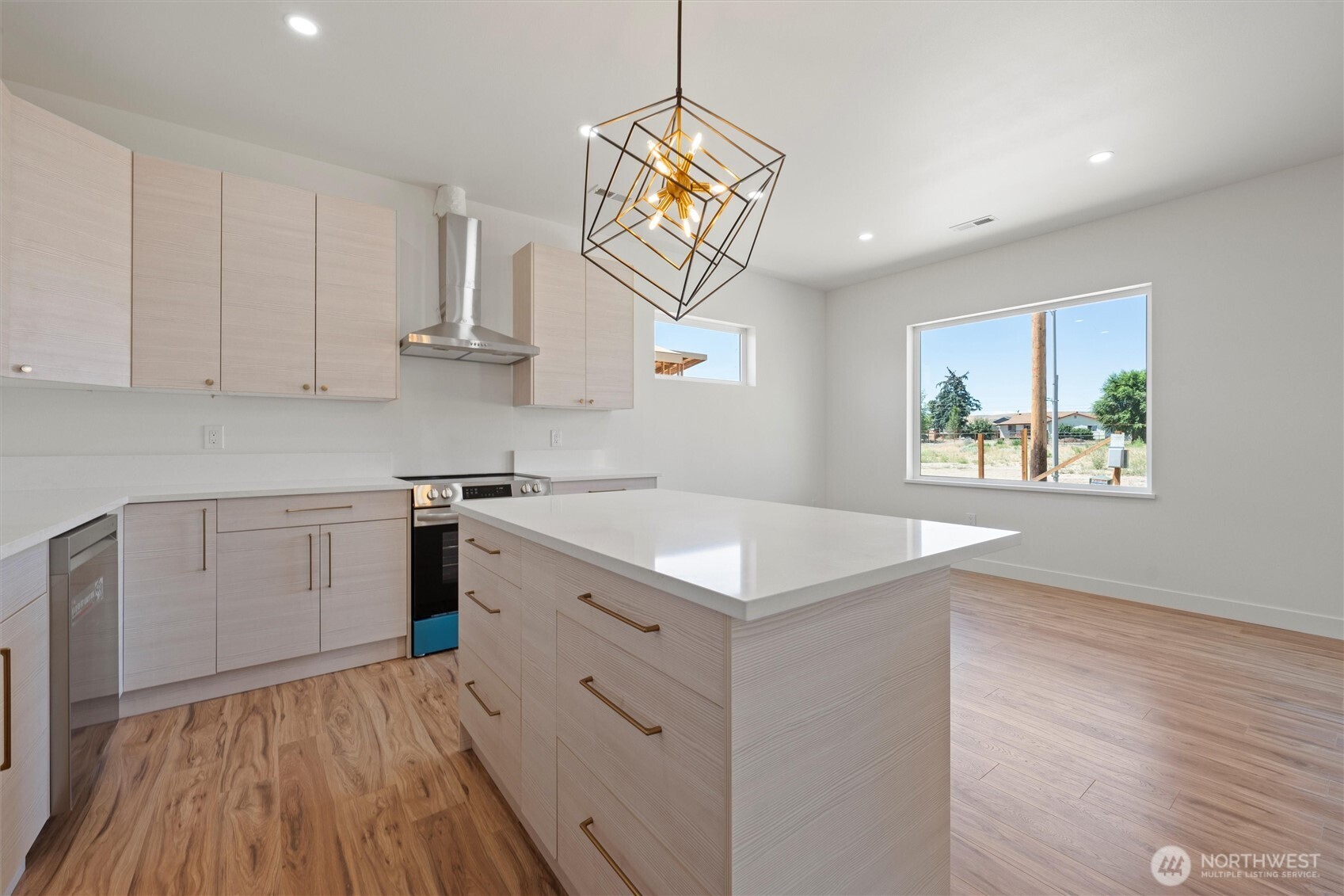 715 Buttercup Street Property Photo 11