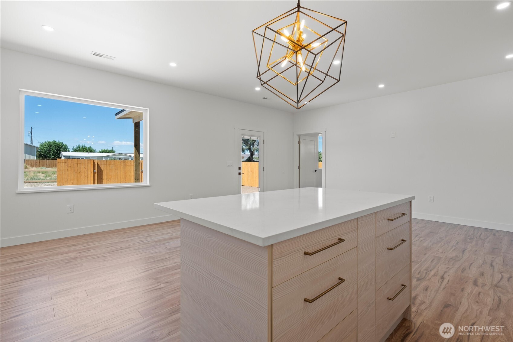 715 Buttercup Street Property Photo 12