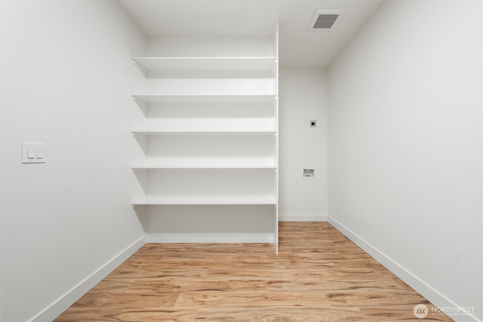 715 Buttercup Street Property Photo 15