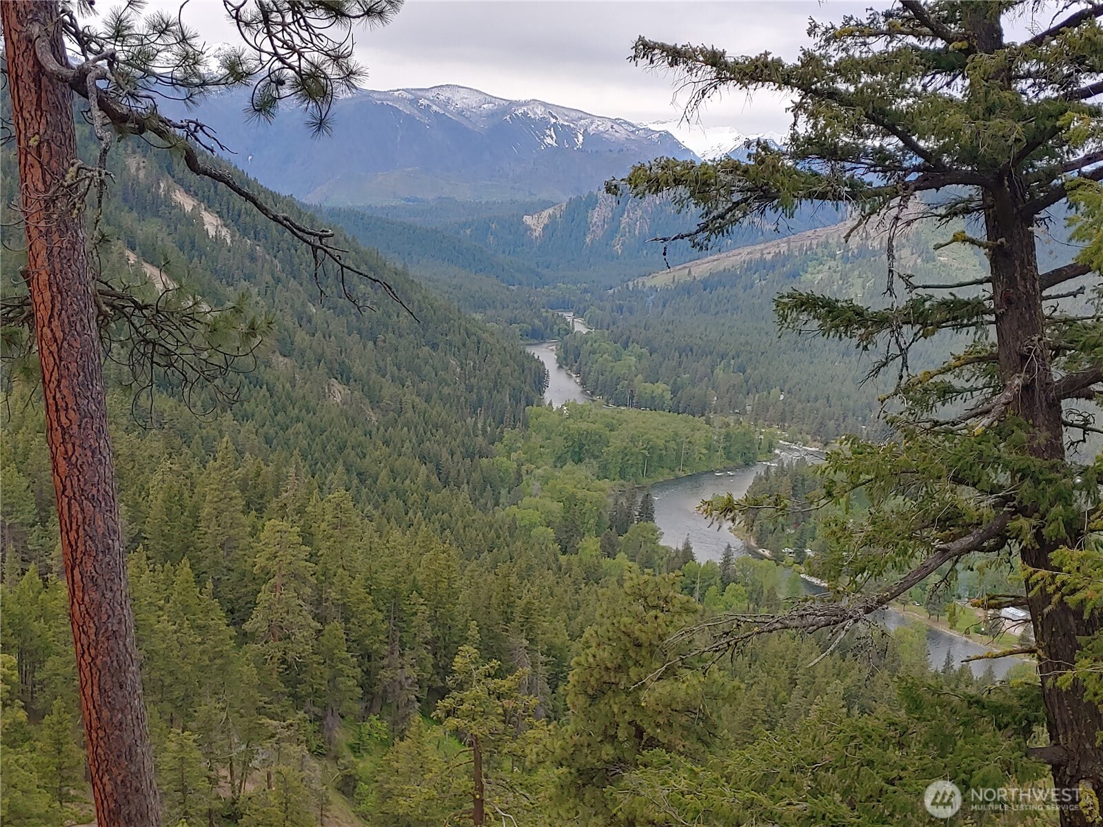 16100 Chumstick Highway Property Photo 1