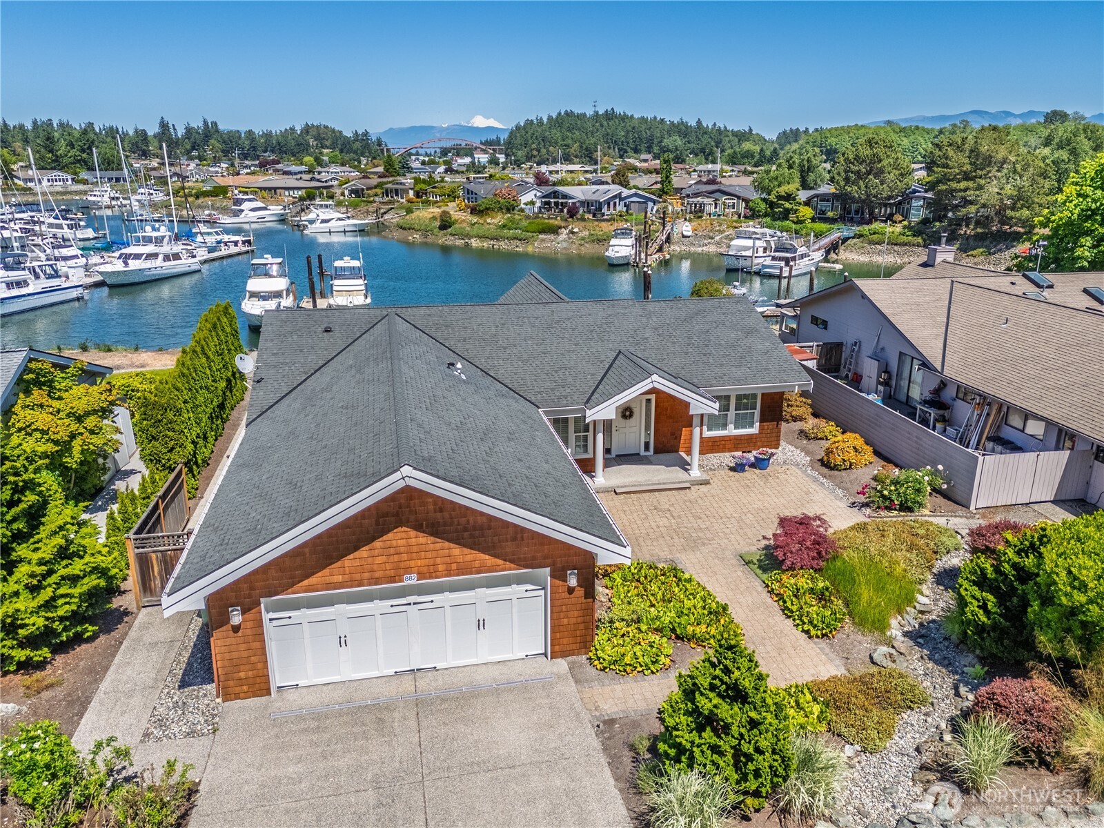 882 Shoshone Drive