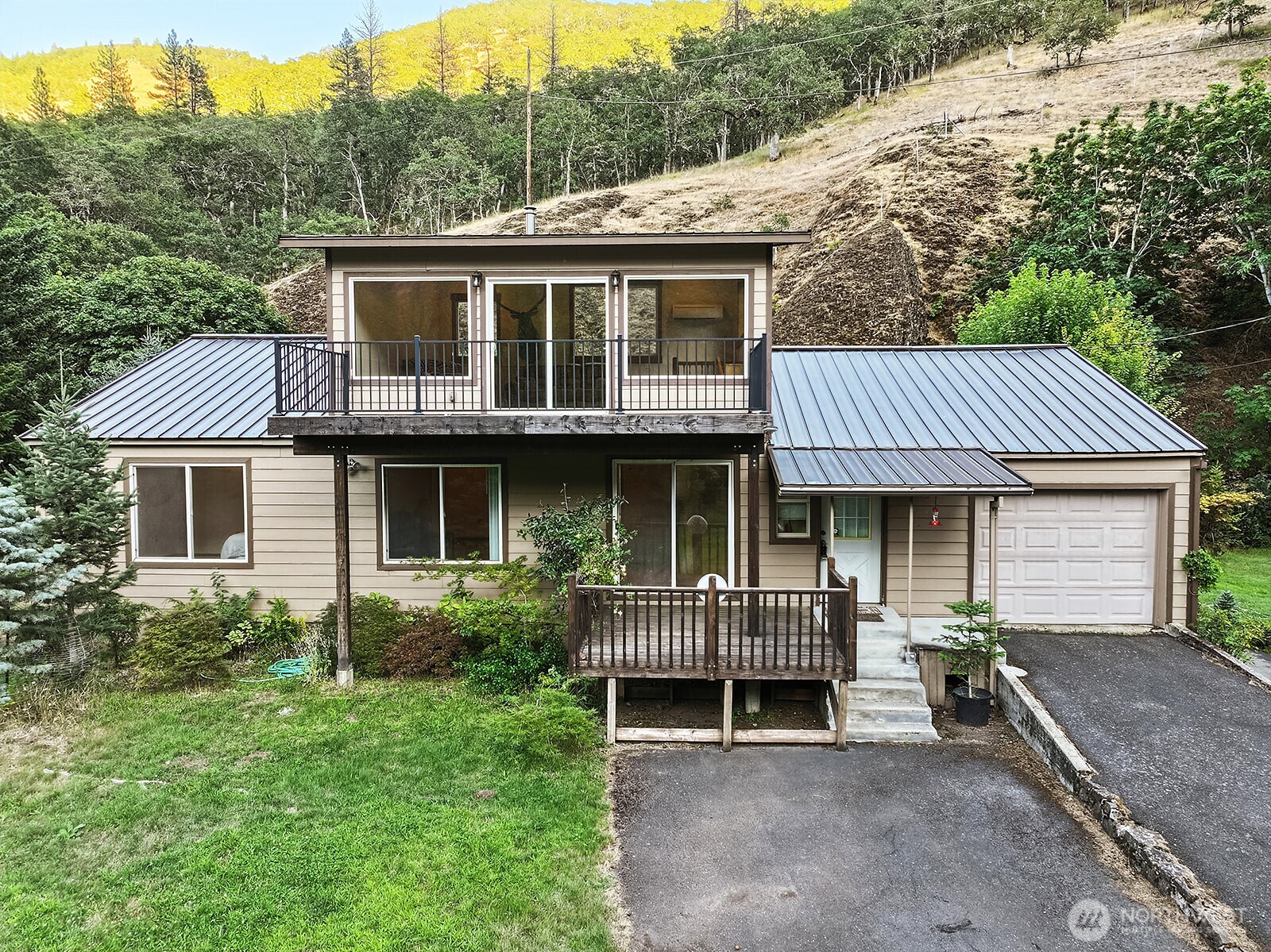 850 Highway 142