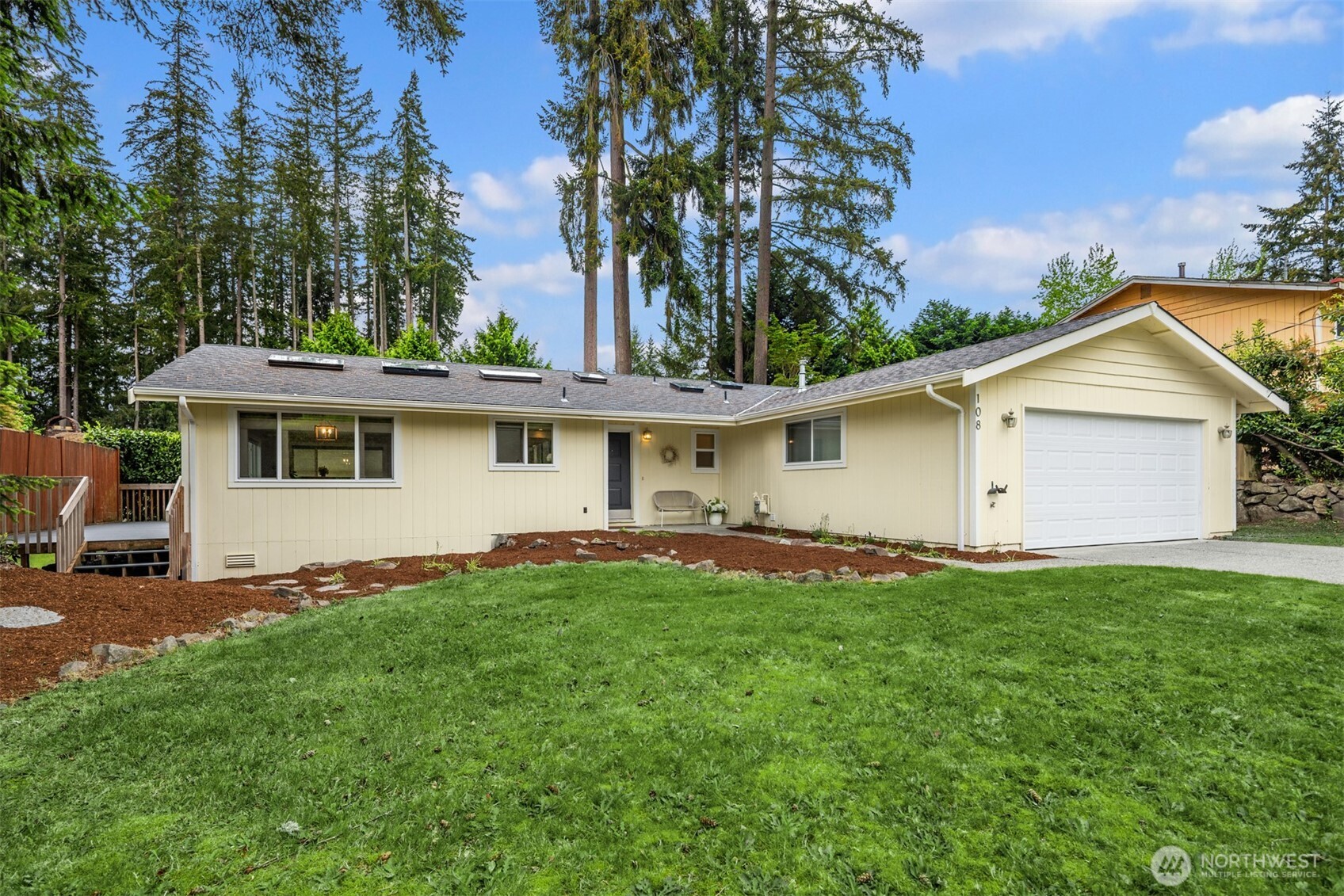 108 151st Place Property Photo 1