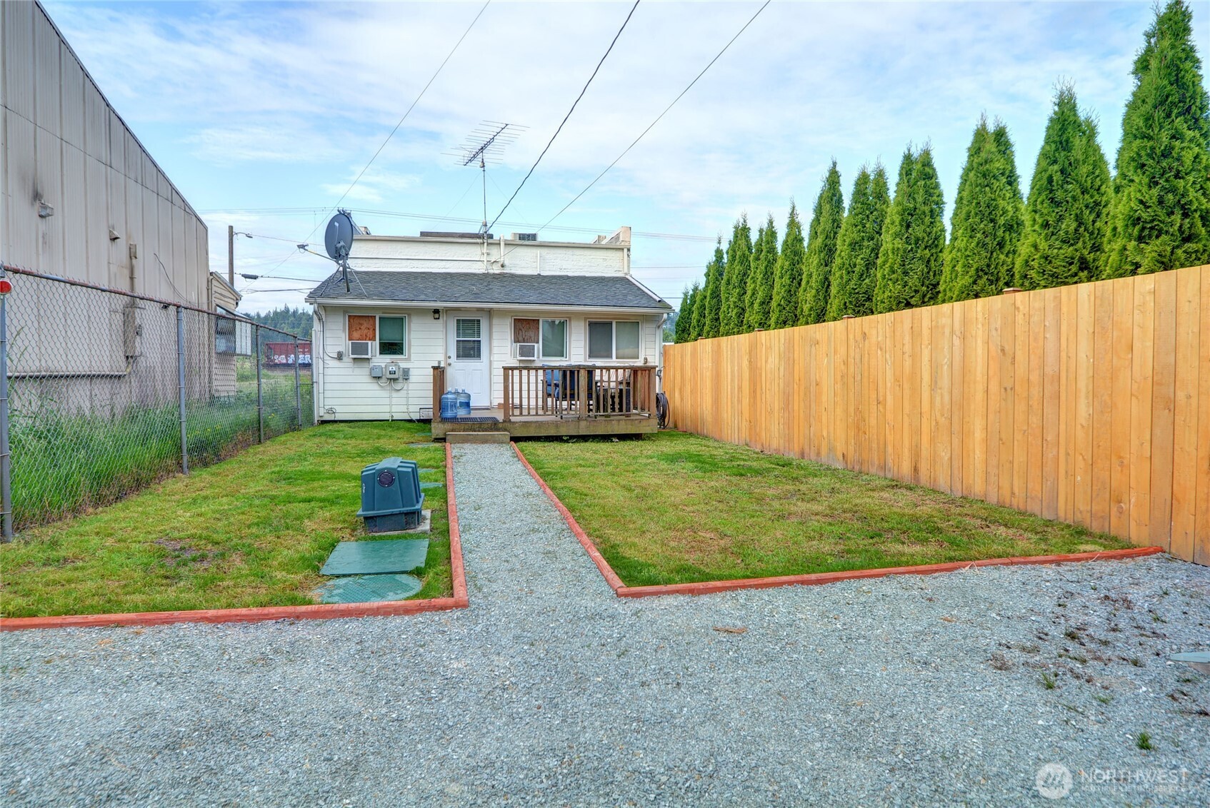 1415 Pioneer Highway Property Photo 22