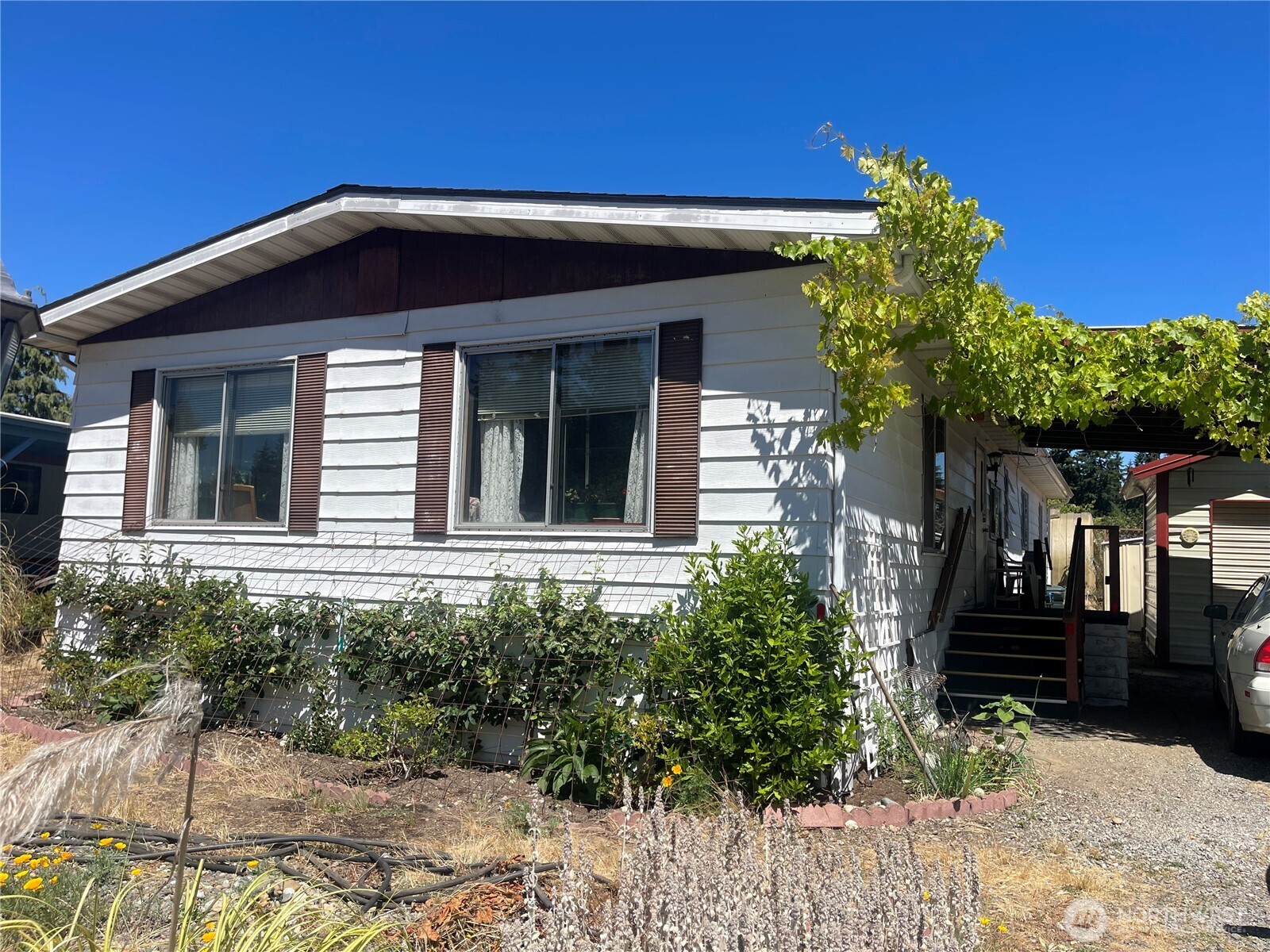 611 Cedar Avenue 62 Property Photo 1