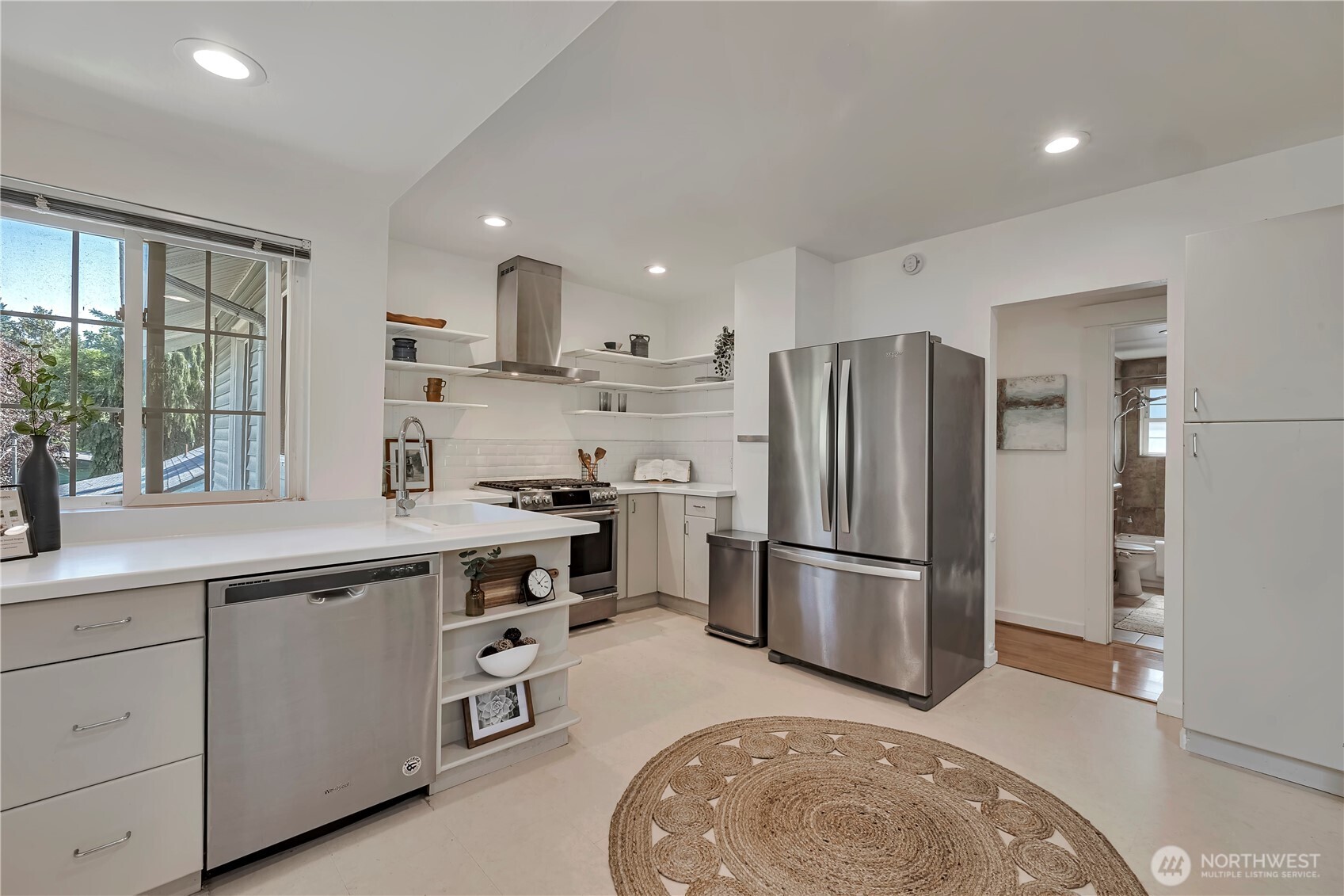 4715 S Orcas Street Property Photo 4