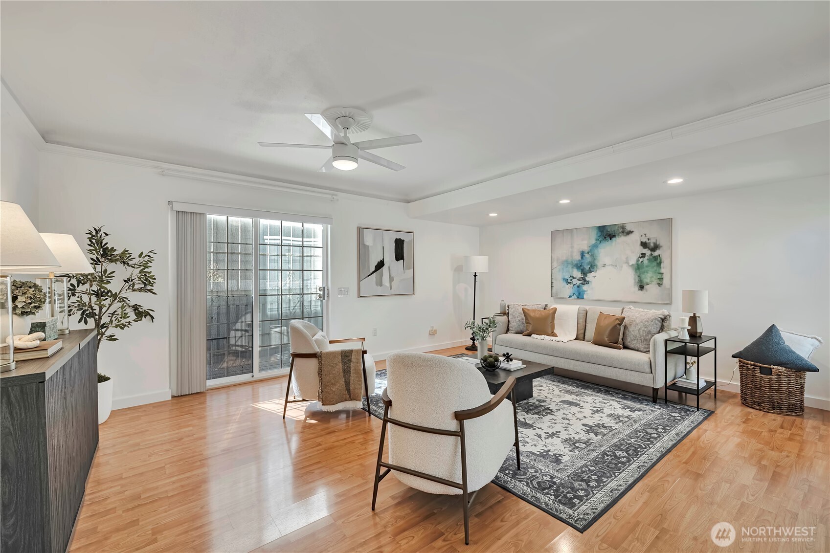 4715 S Orcas Street Property Photo 7