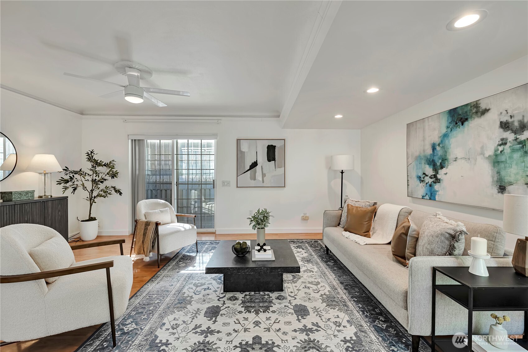 4715 S Orcas Street Property Photo 8