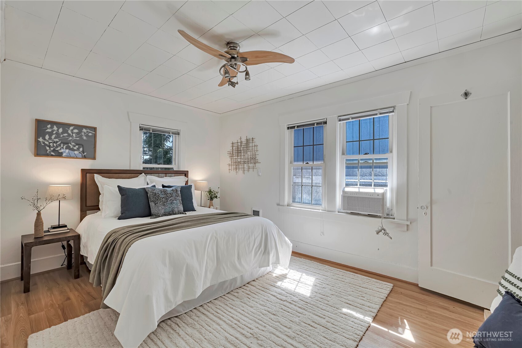 4715 S Orcas Street Property Photo 10