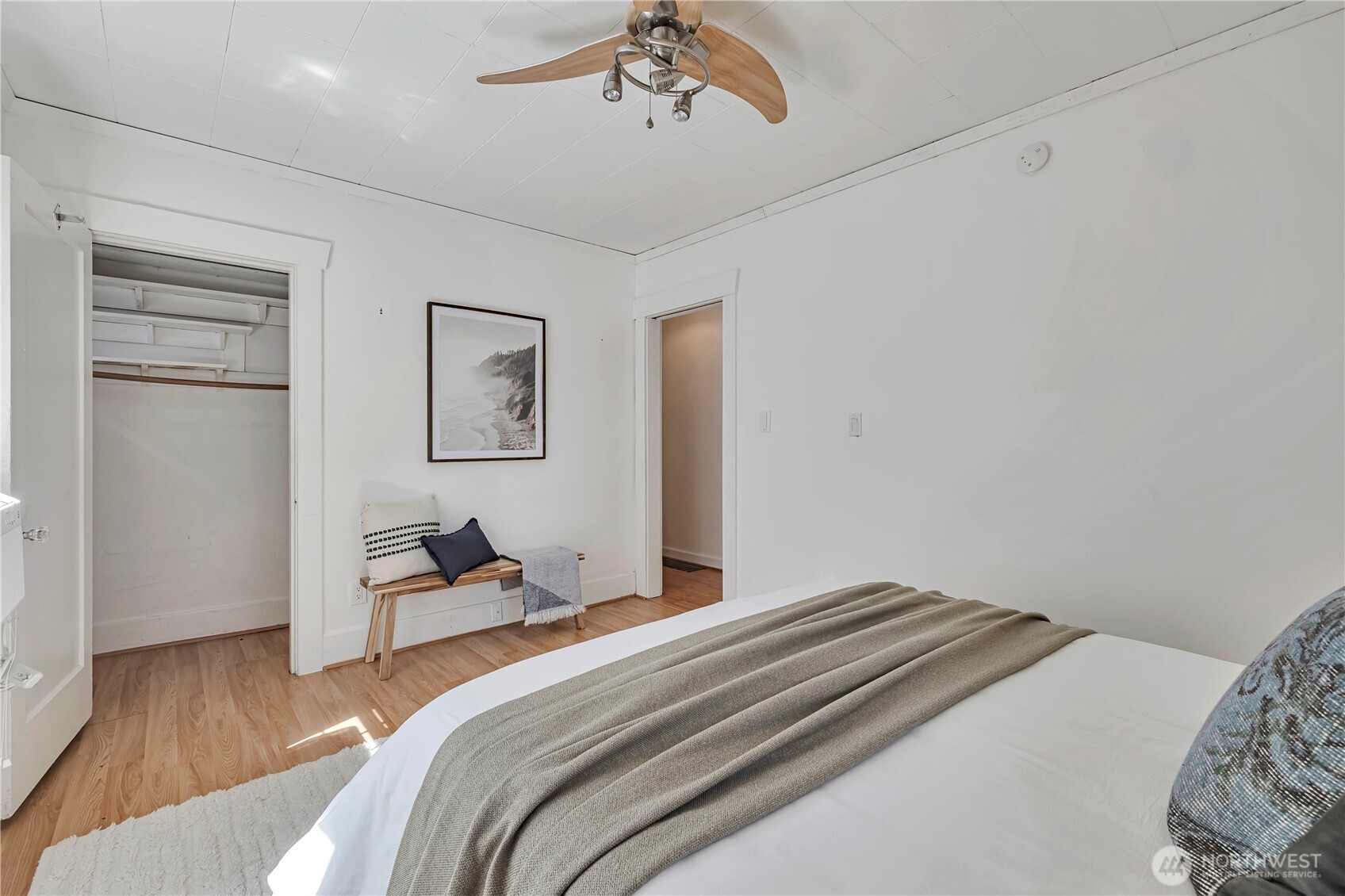 4715 S Orcas Street Property Photo 11