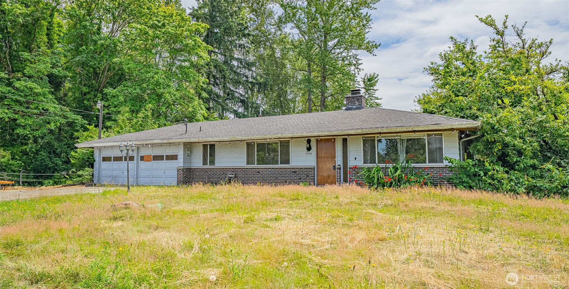 5735 Ne 8th Street Property Photo 1