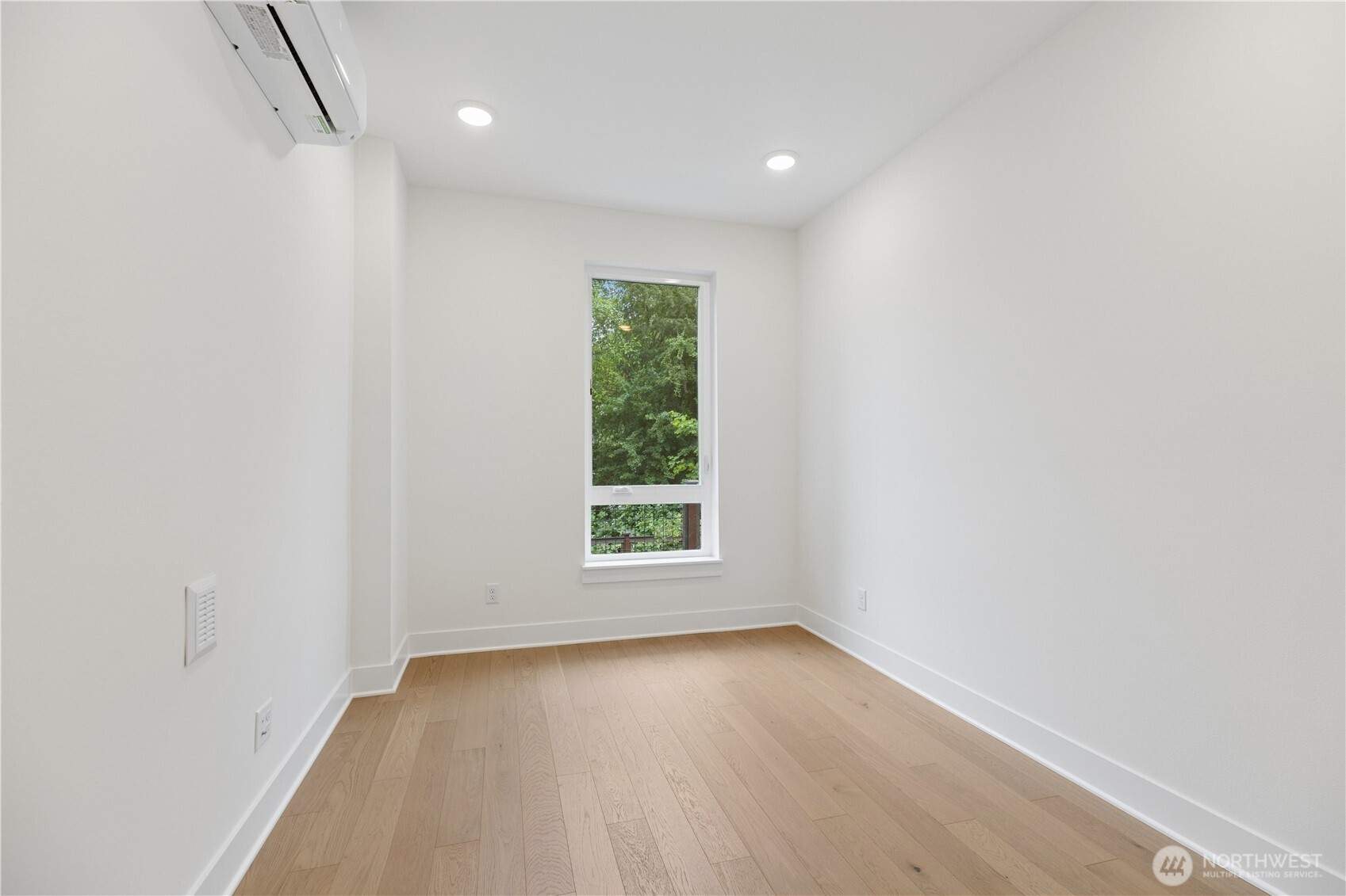 12207 137th Place 2602 Property Photo 6