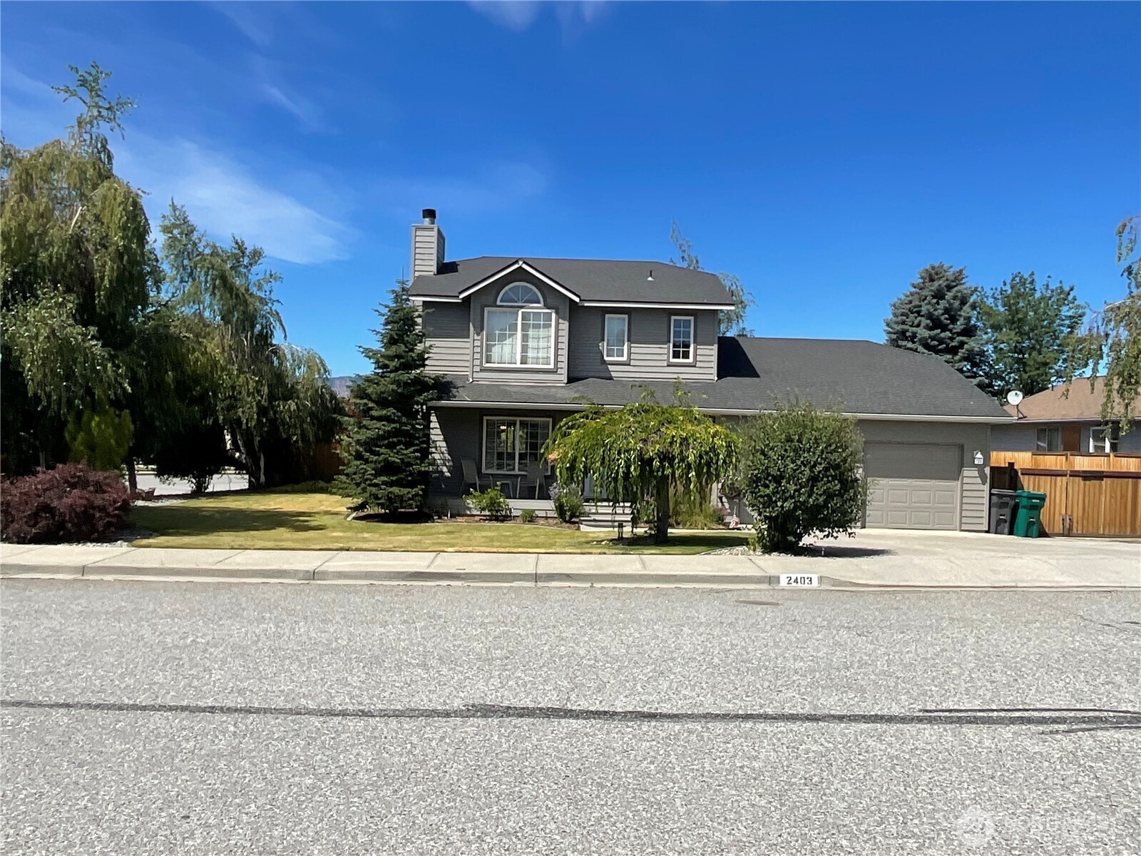 2403 Highland View Drive Property Photo 1