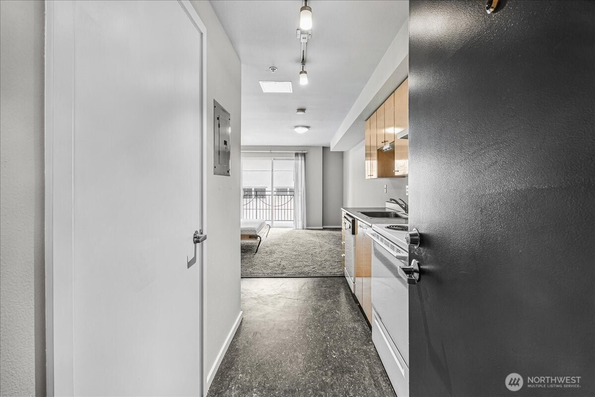 425 Vine Street 421 Property Photo 1