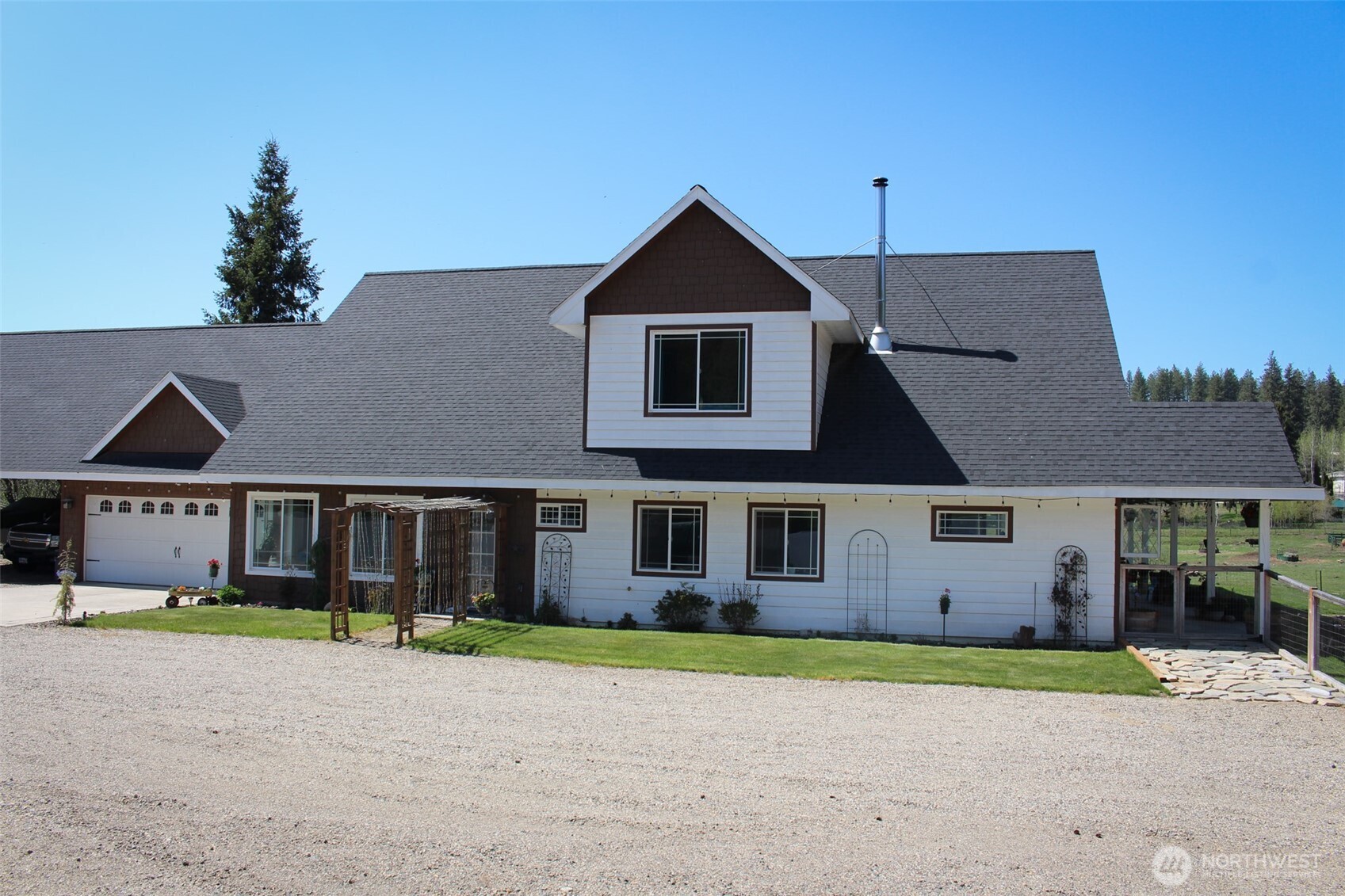 39605 N Elk-chattaroy Road Property Photo 3