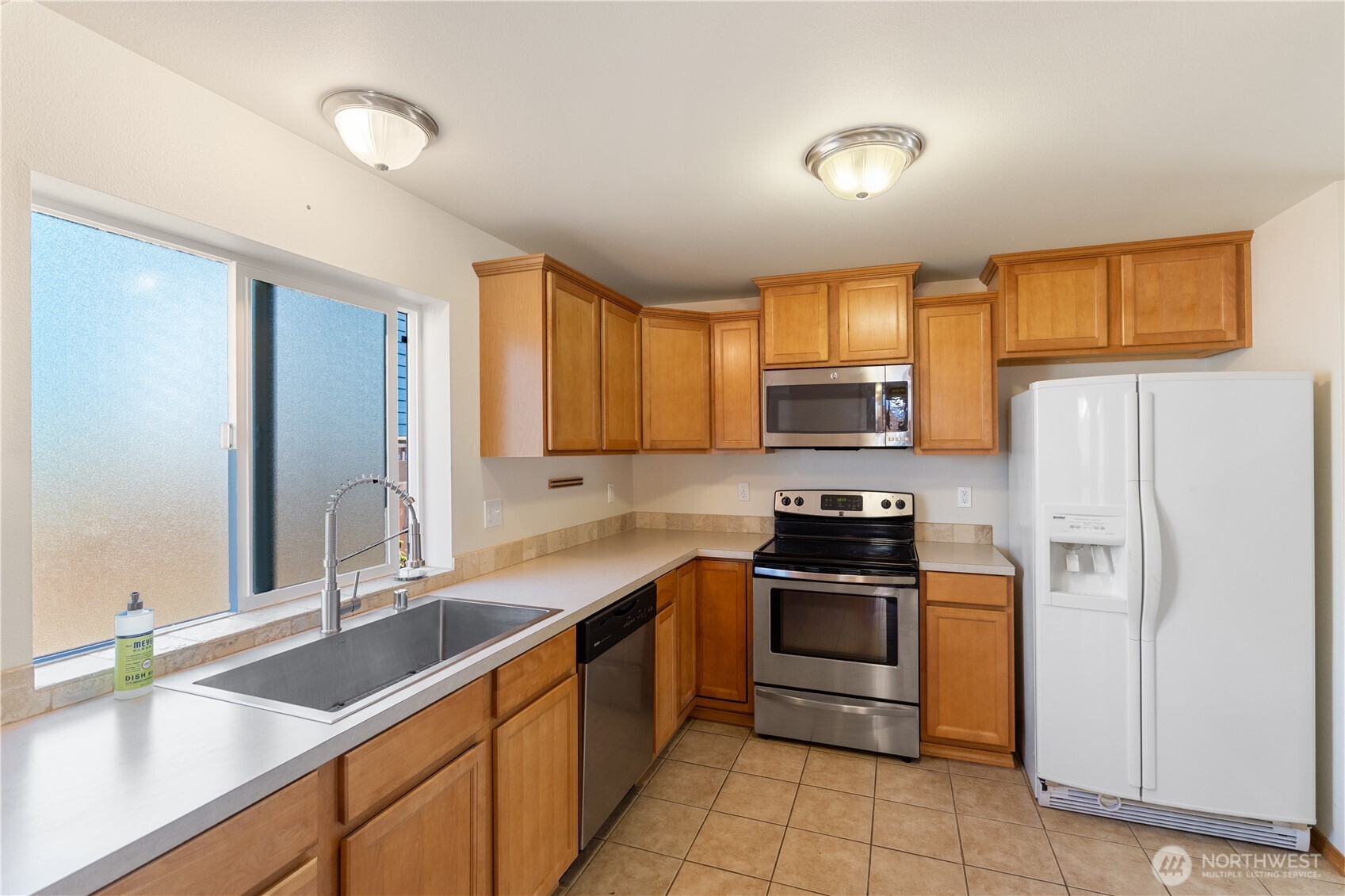 408 Eddy Court Property Photo 4