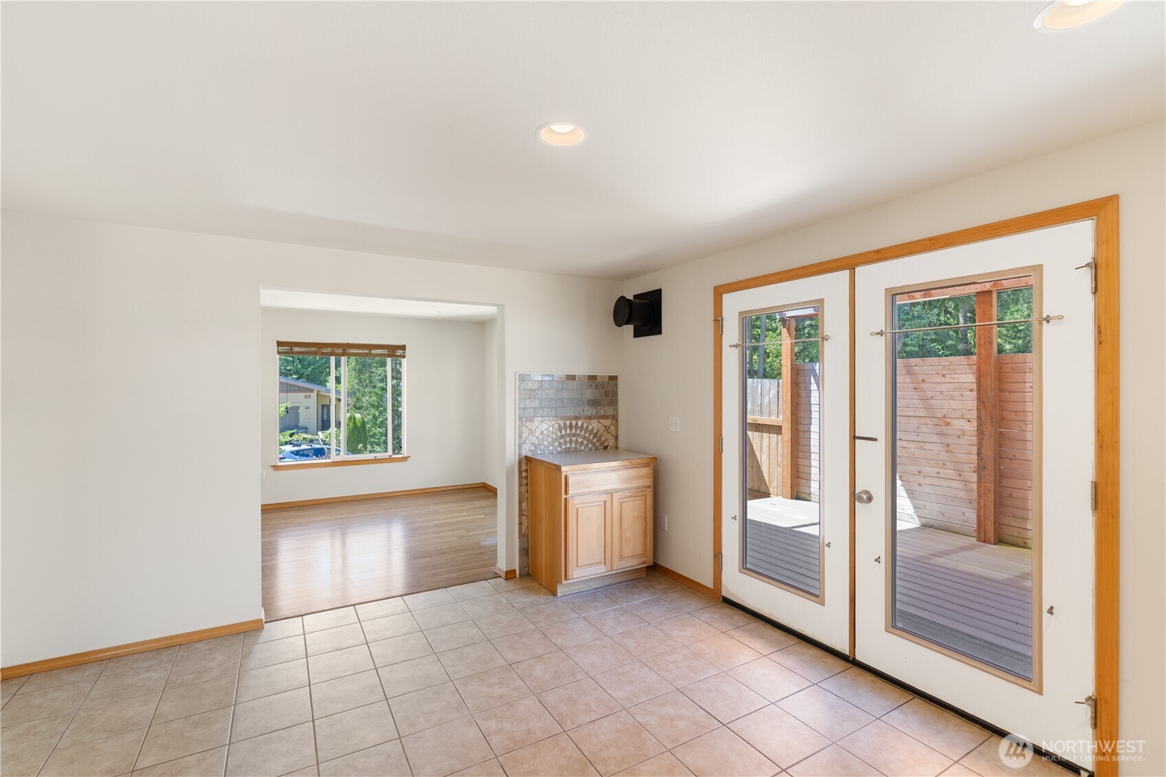 408 Eddy Court Property Photo 9