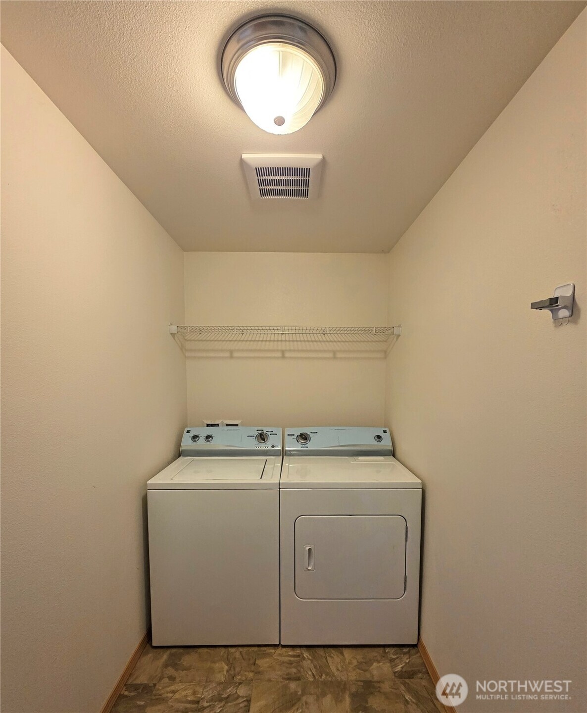 408 Eddy Court Property Photo 14