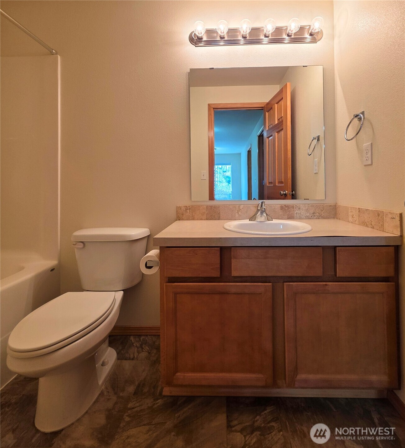 408 Eddy Court Property Photo 22