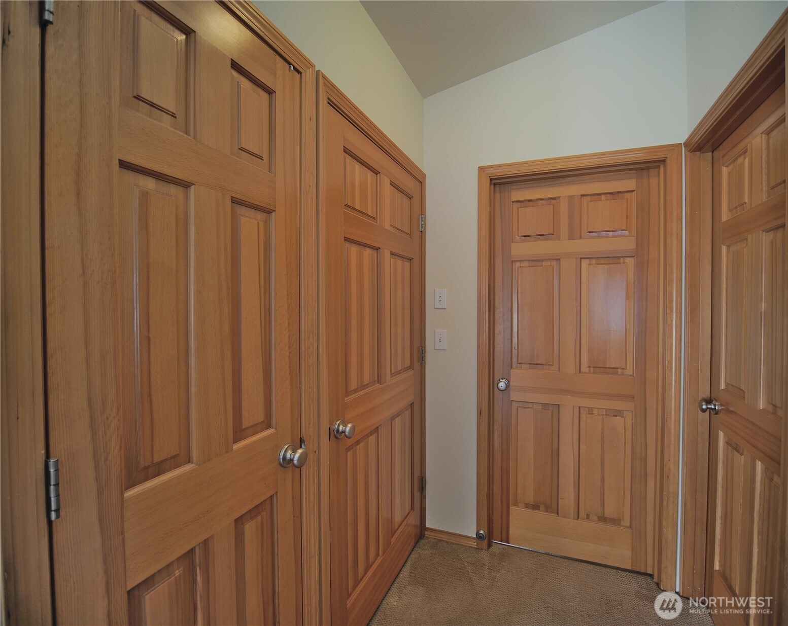 408 Eddy Court Property Photo 31