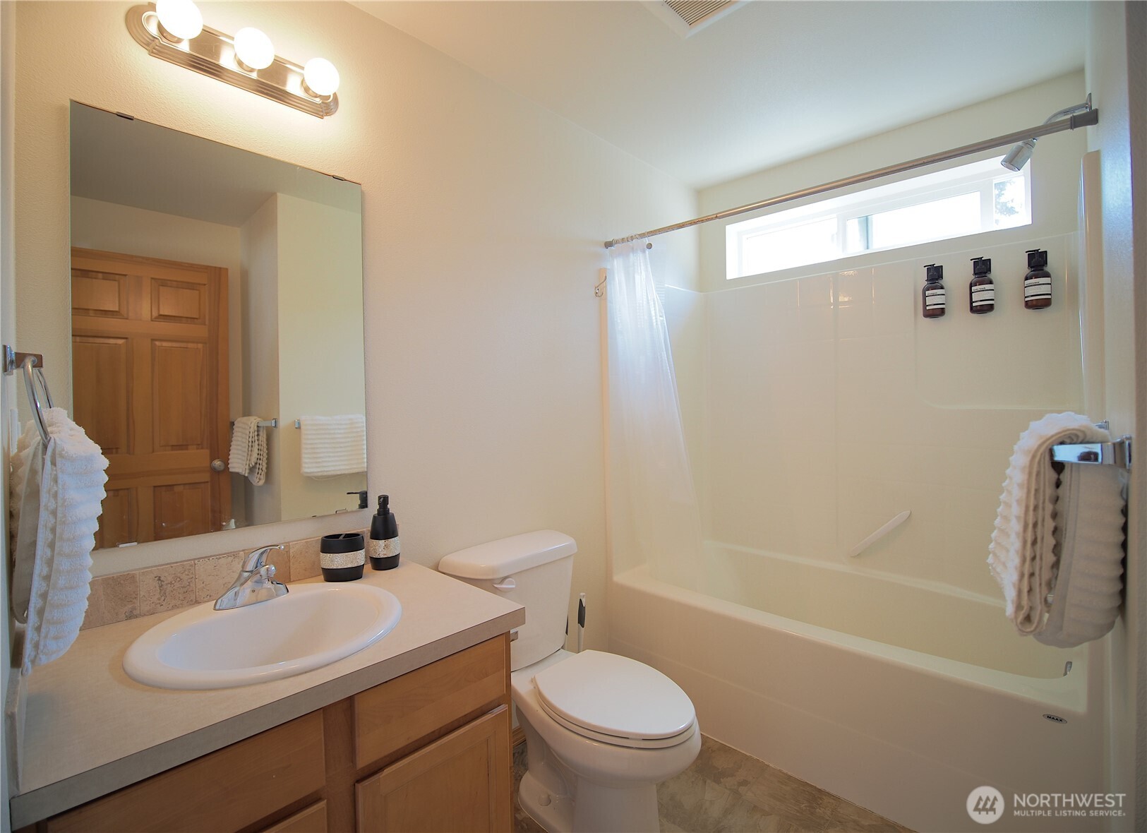 408 Eddy Court Property Photo 34