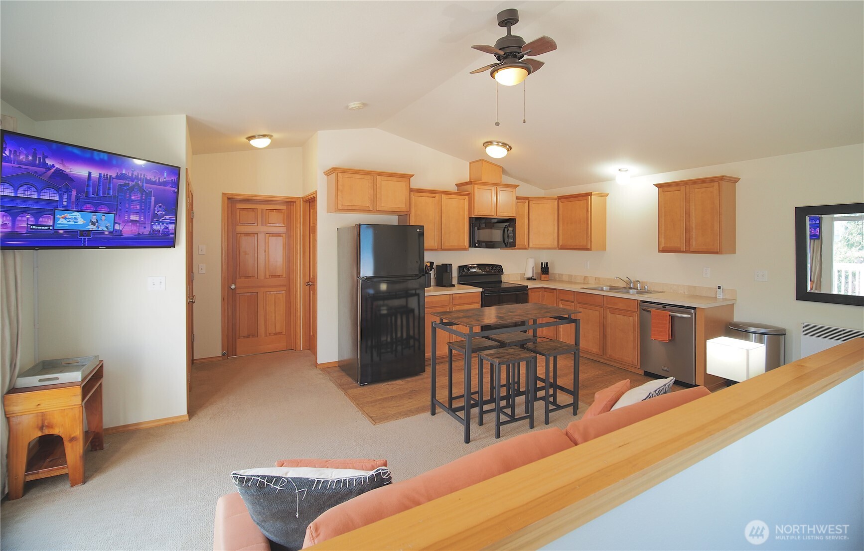 408 Eddy Court Property Photo 37