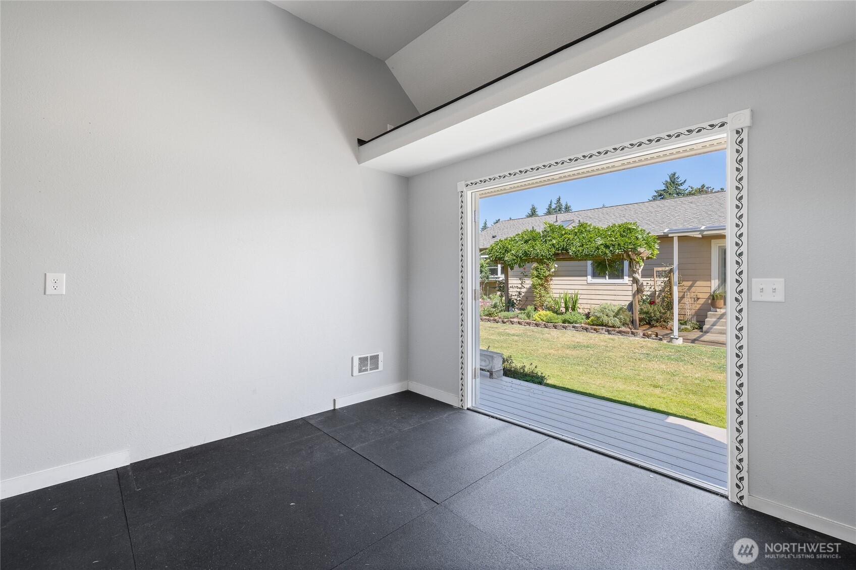 4004 50th Street Ct Property Photo 9