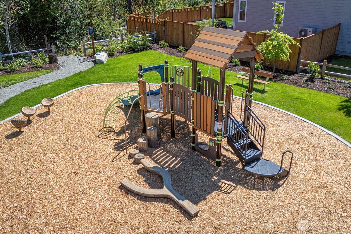 18019 139th Place 19 Property Photo 14