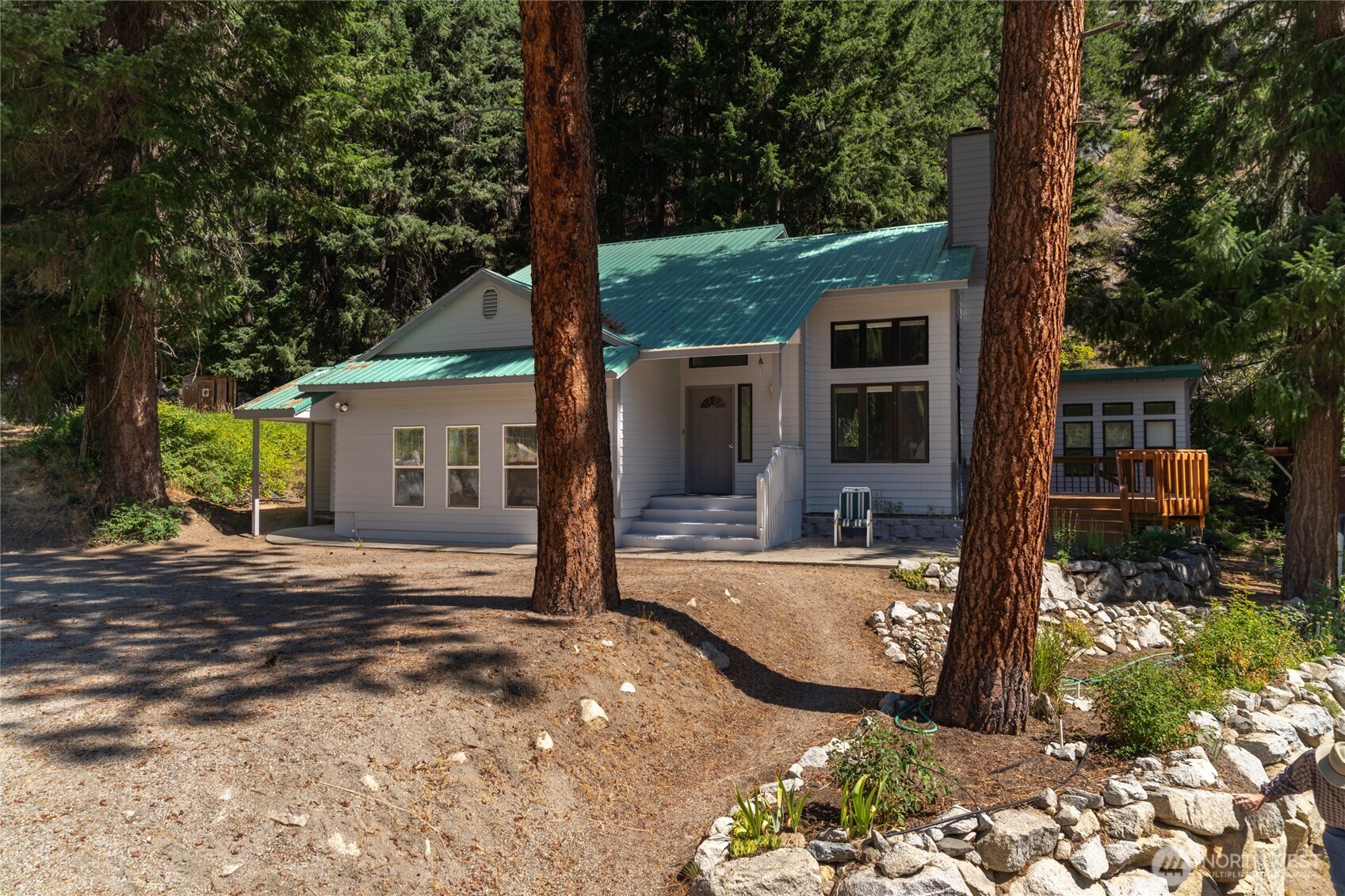 17976 Entiat River Road Property Photo 1