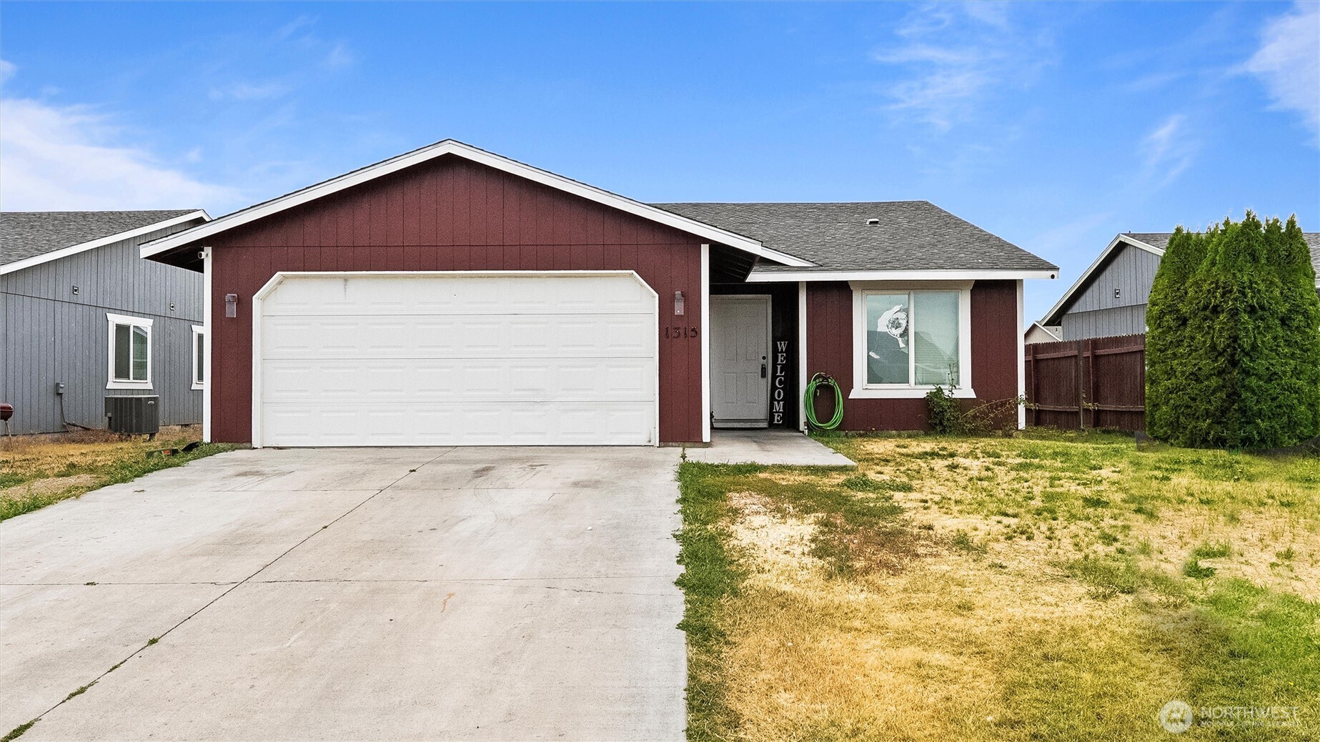 1315 E Gemstone Street Property Photo 1