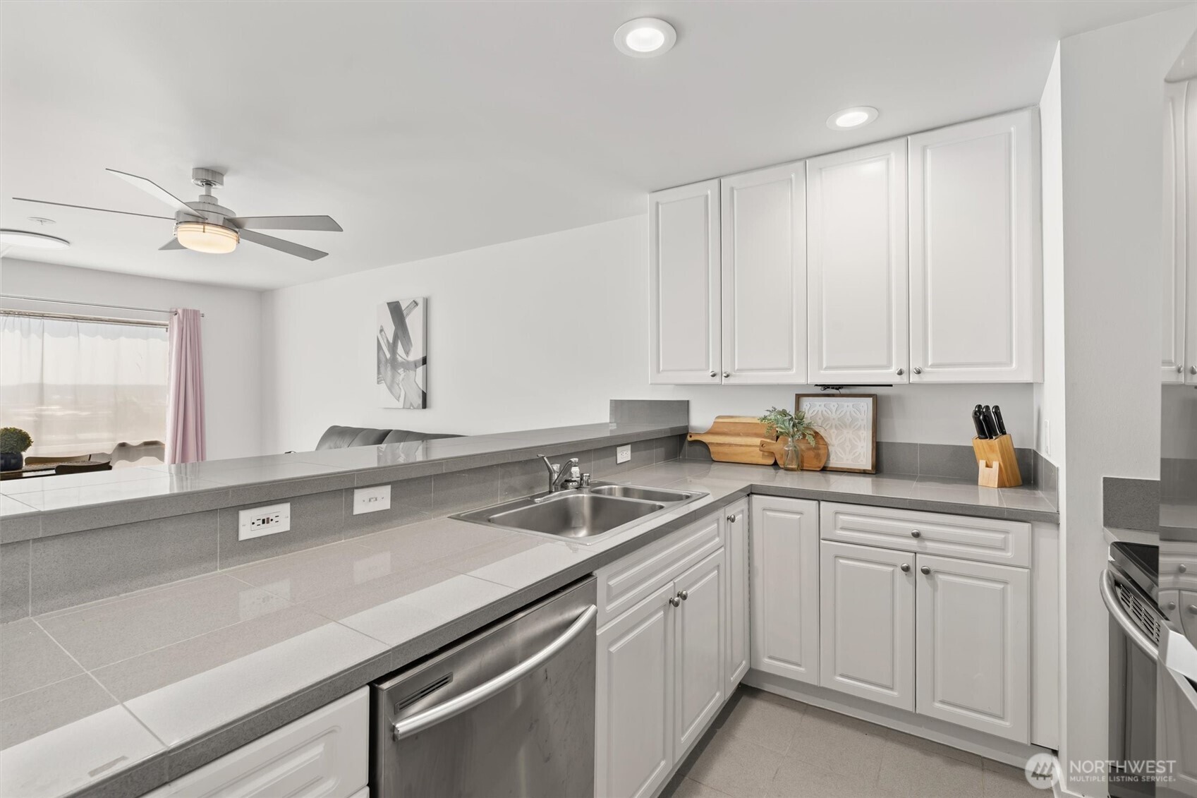 321 10th Avenue 705 Property Photo 13