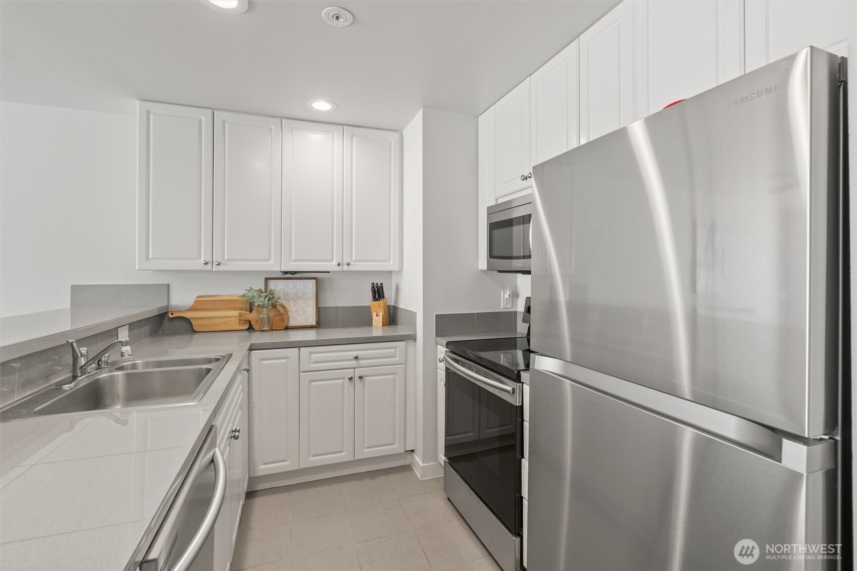 321 10th Avenue 705 Property Photo 14