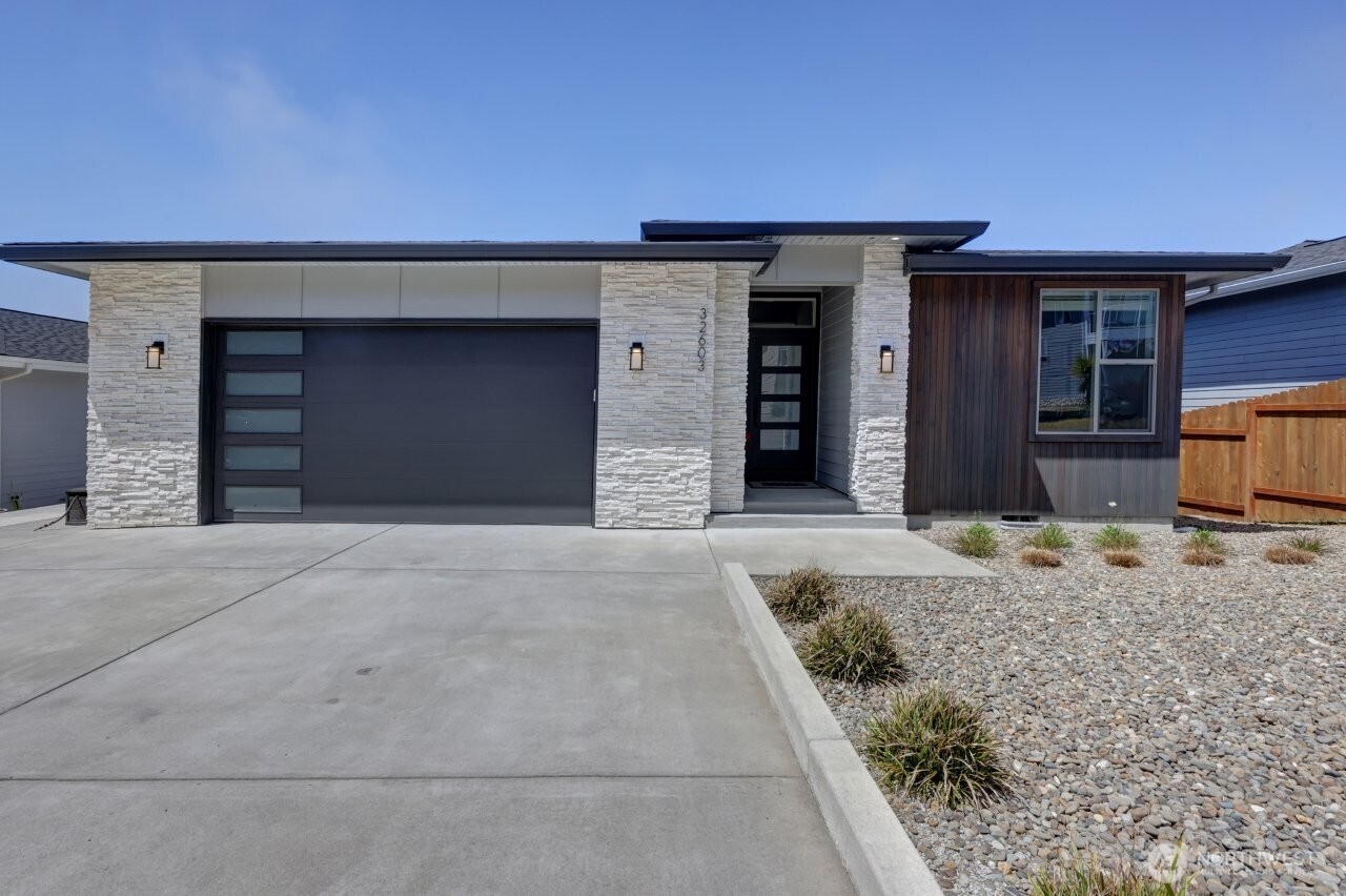 32603 J Place Property Photo 1