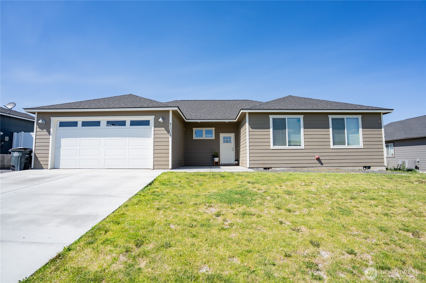 1404 W Century Street Property Photo 1