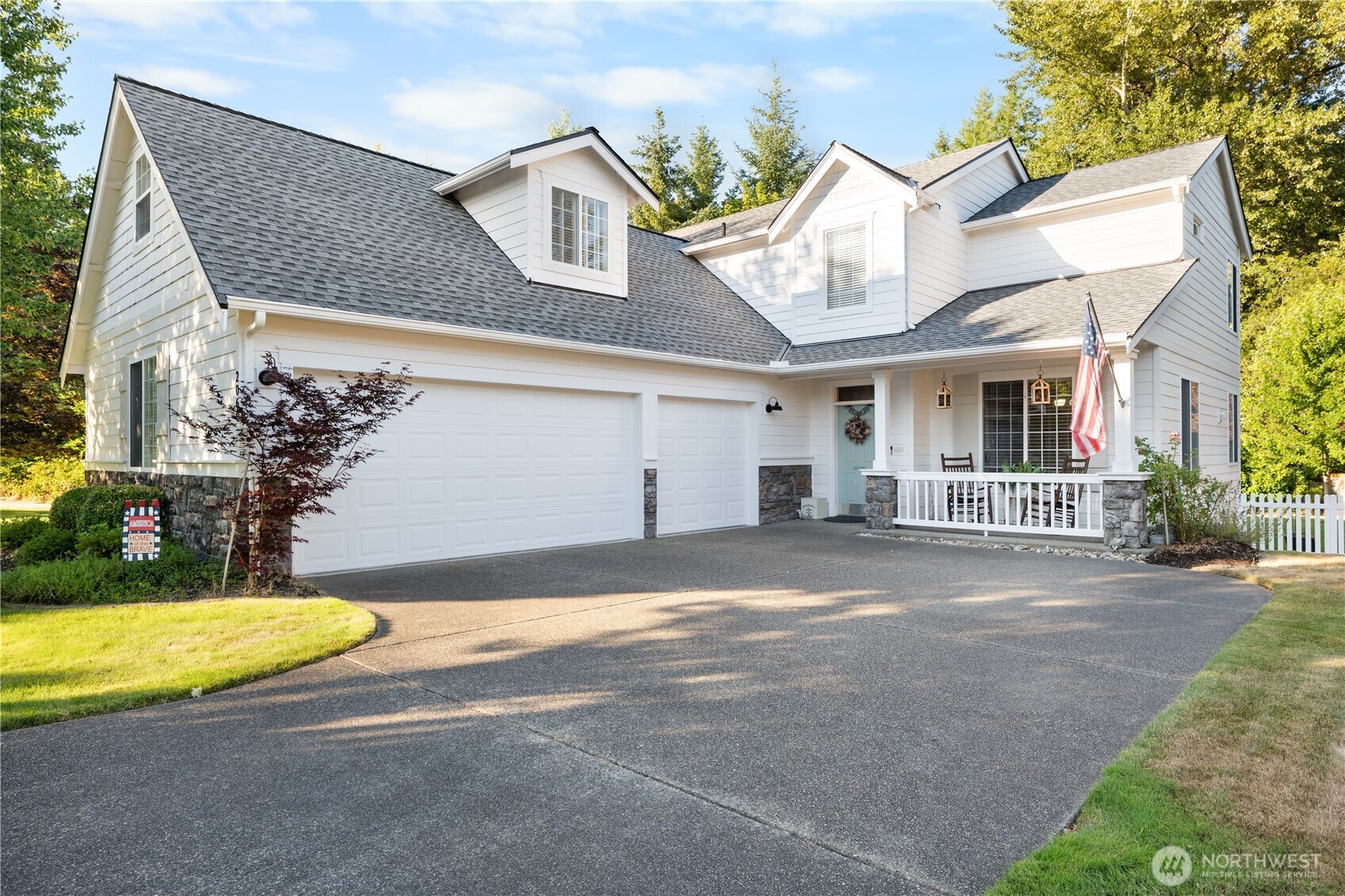 2060 Hammond Avenue Property Photo 1