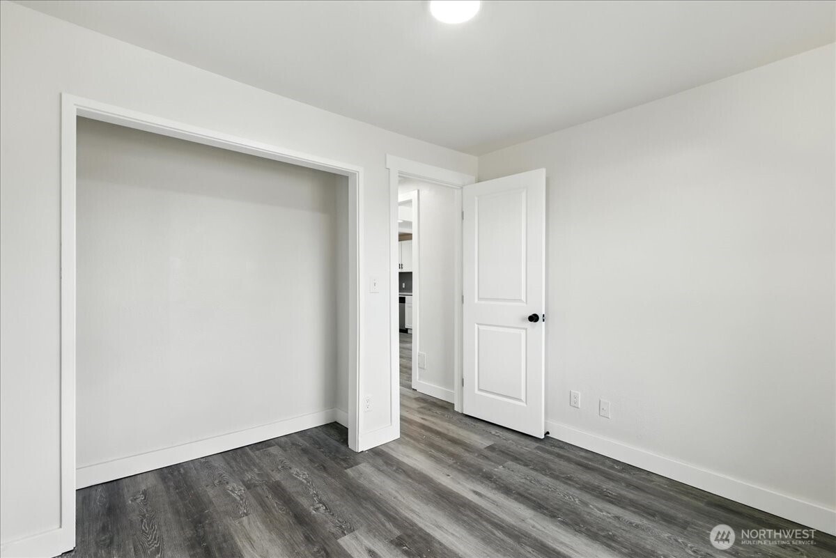 808 E 59th Street Property Photo 11