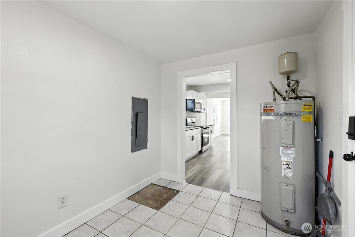 808 E 59th Street Property Photo 15