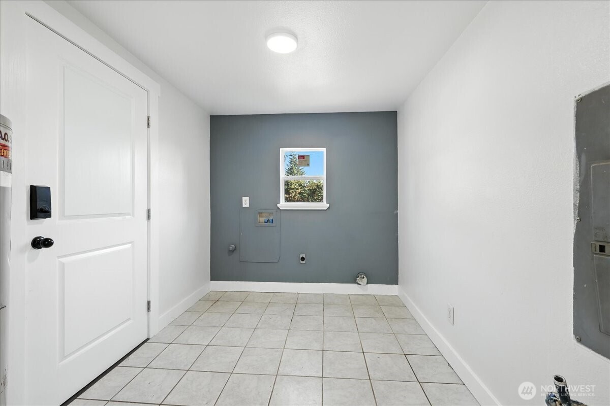 808 E 59th Street Property Photo 16