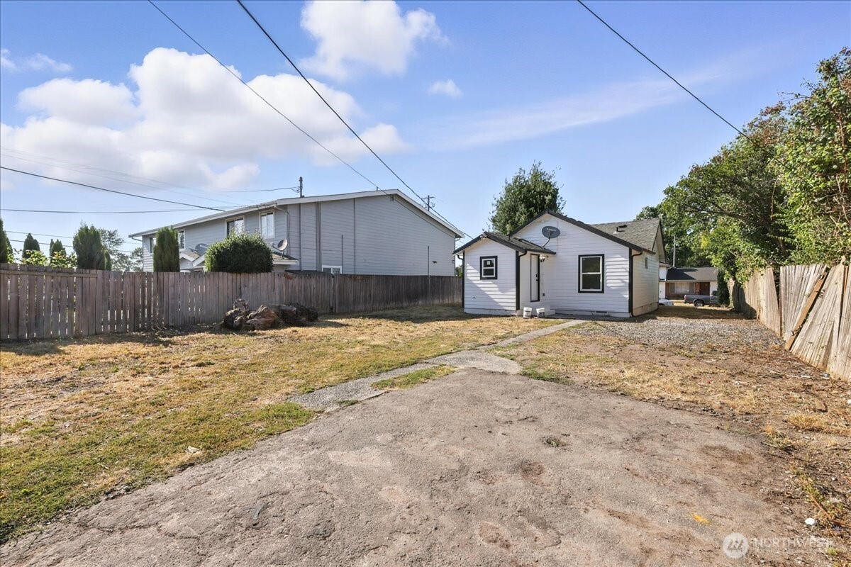 808 E 59th Street Property Photo 19