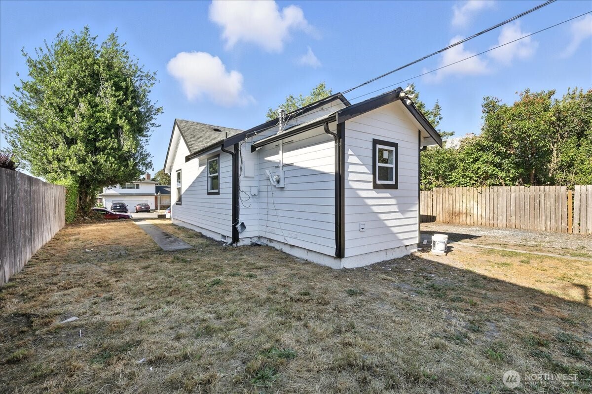 808 E 59th Street Property Photo 20