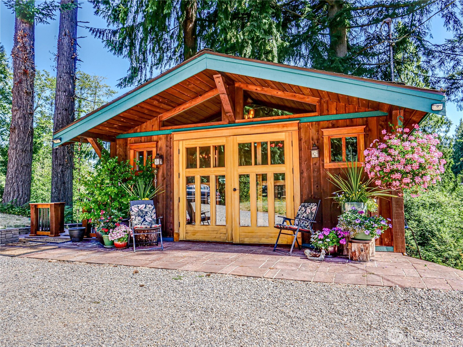 18612 51st Avenue Property Photo 3