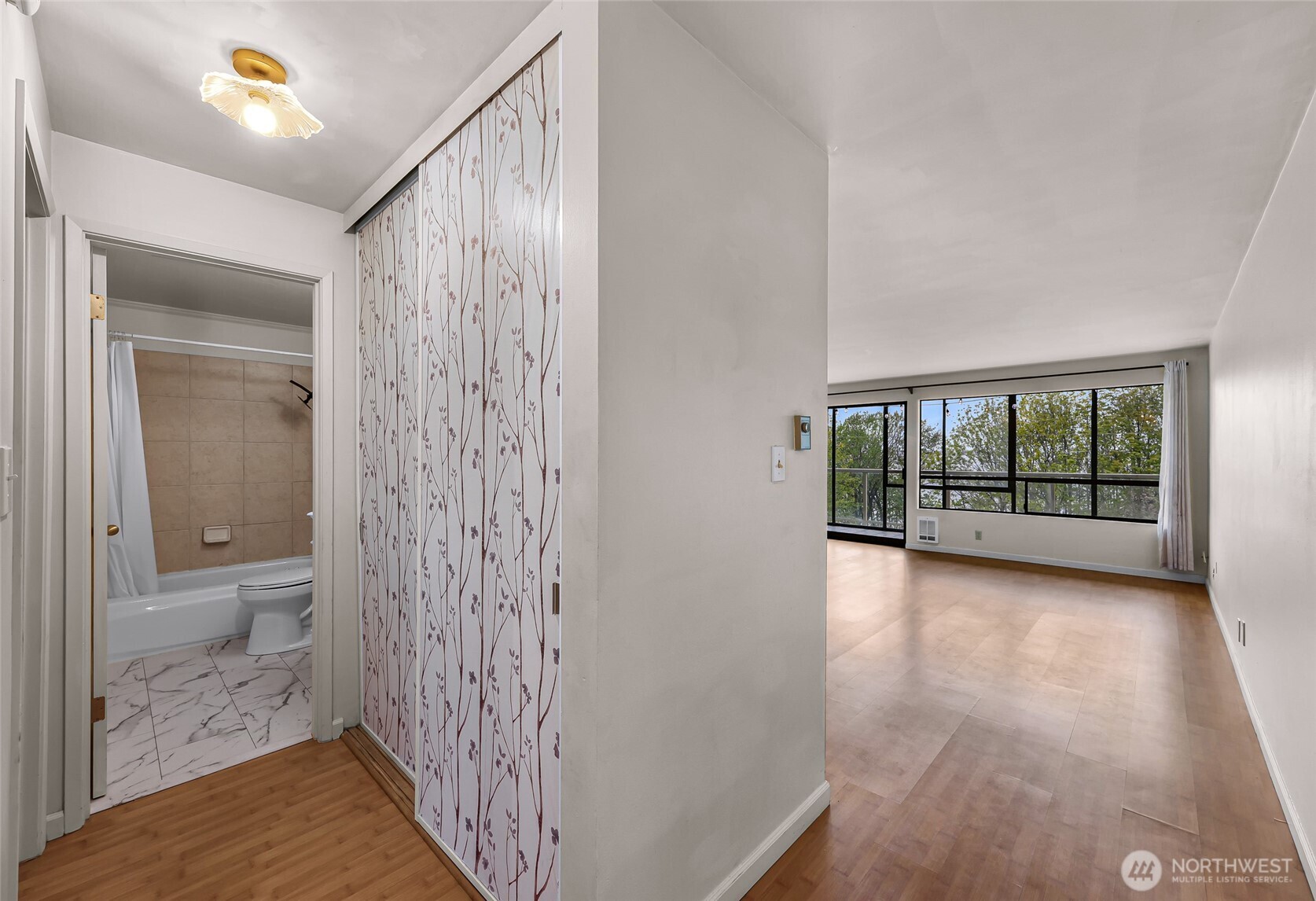 414 Boulevard 105 Property Photo 3