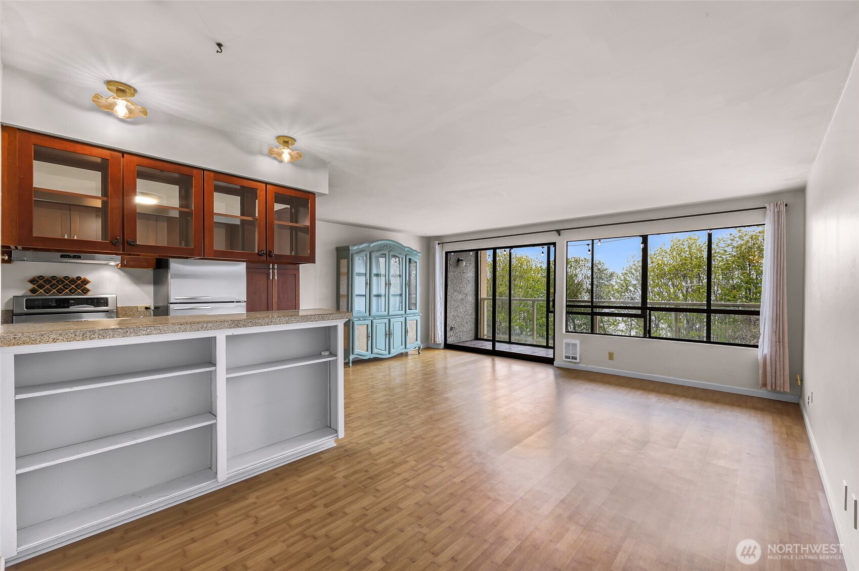 414 Boulevard 105 Property Photo 4