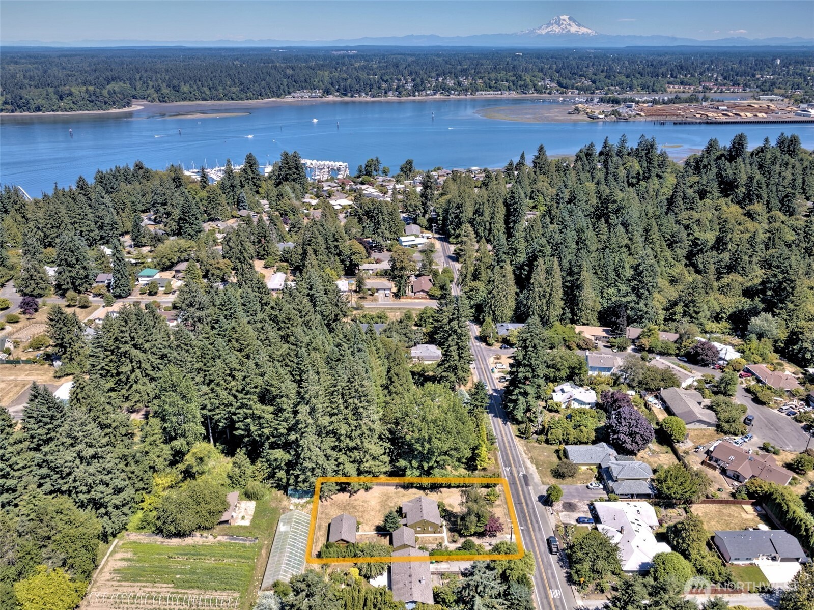 1912 Elliott Avenue Property Photo 9