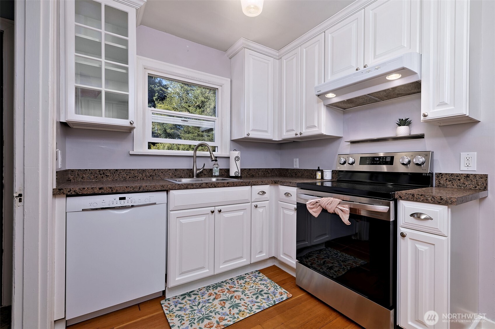 1912 Elliott Avenue Property Photo 17