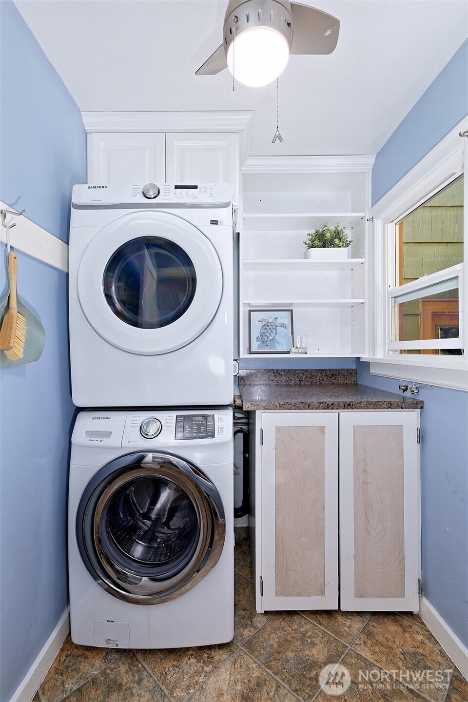 1912 Elliott Avenue Property Photo 26