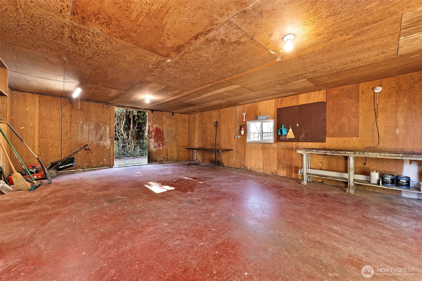 1912 Elliott Avenue Property Photo 32