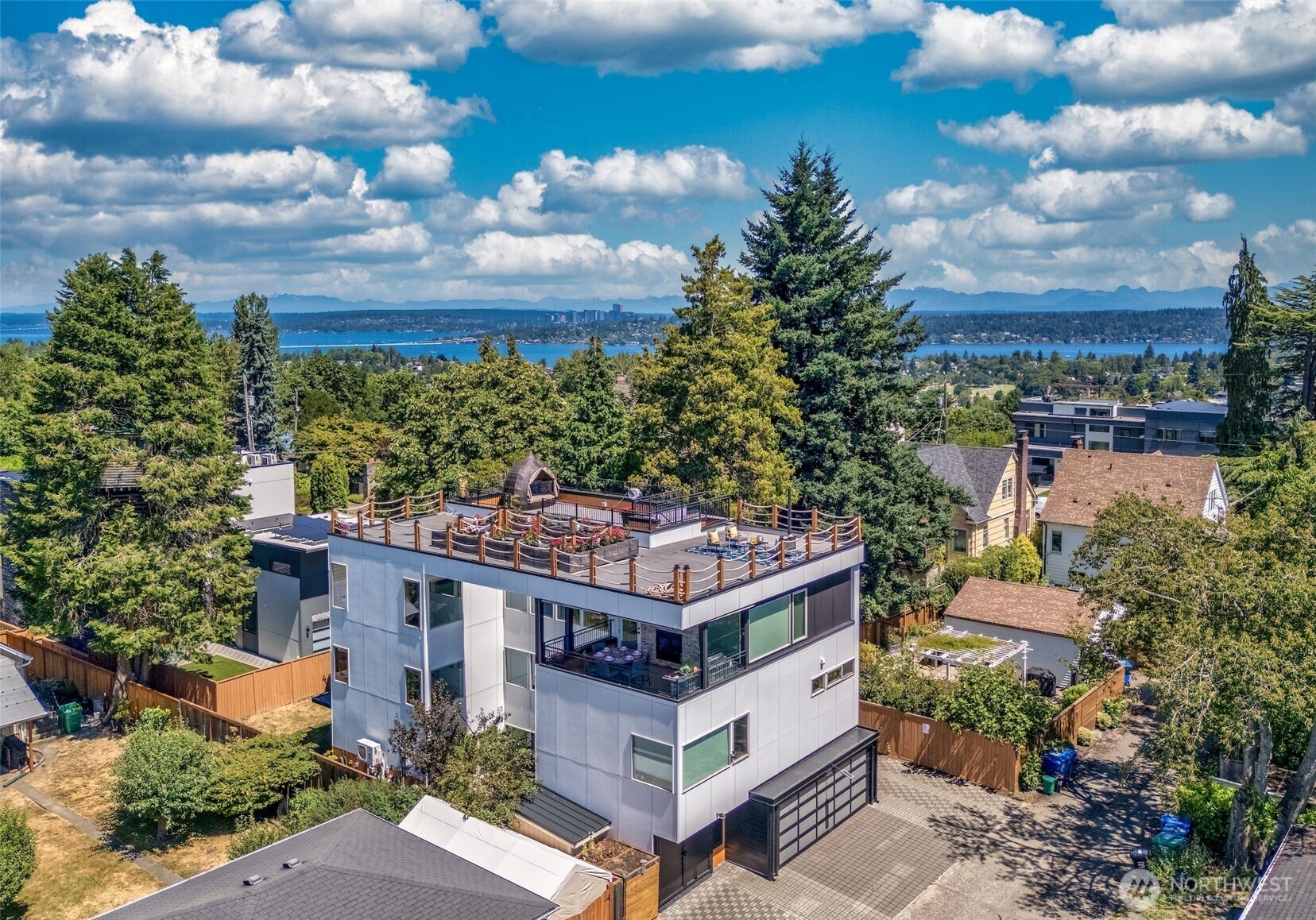 2709 S Ferdinand Street Property Photo 1