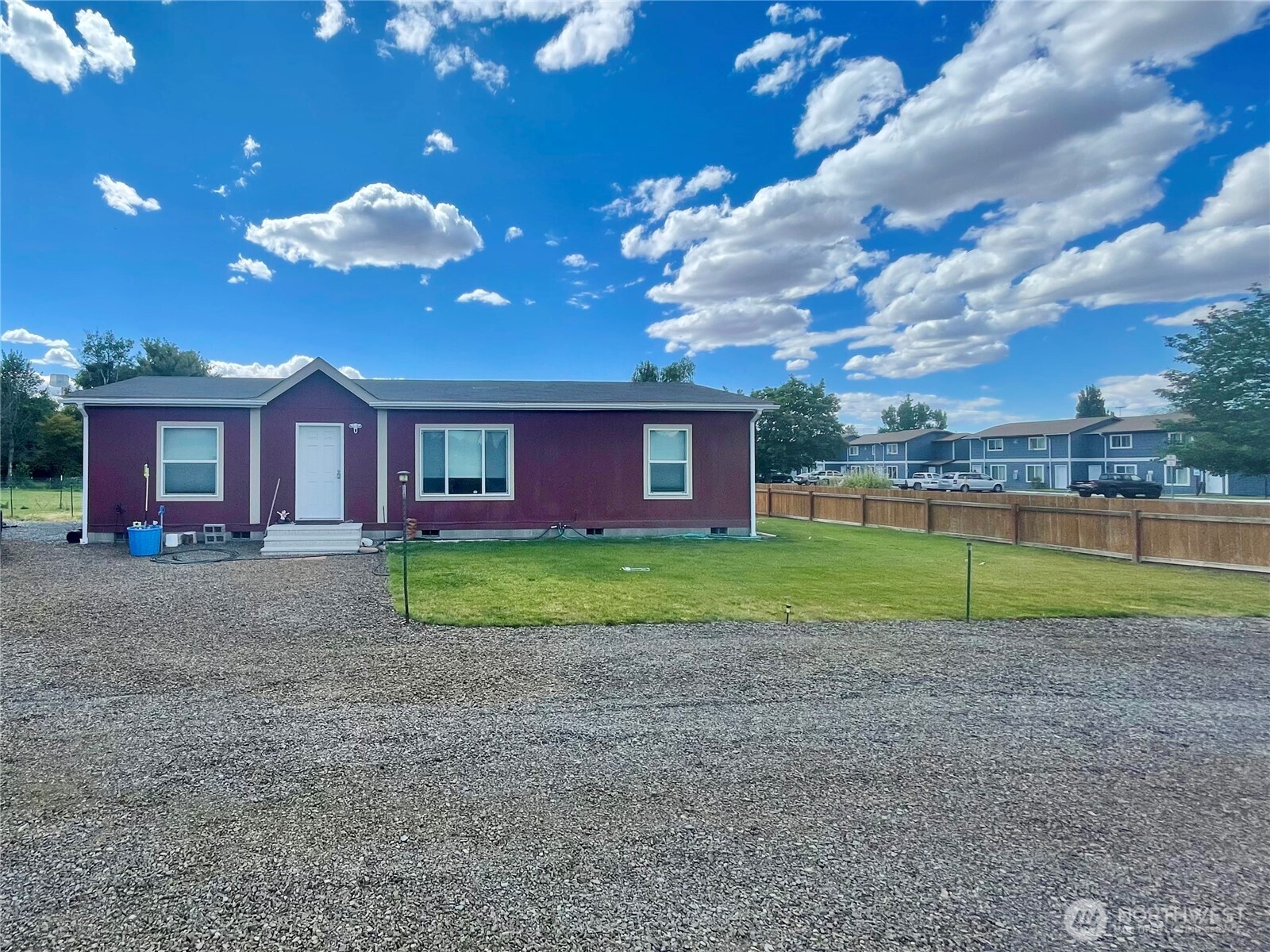 405 E Chelan Street Property Photo 1