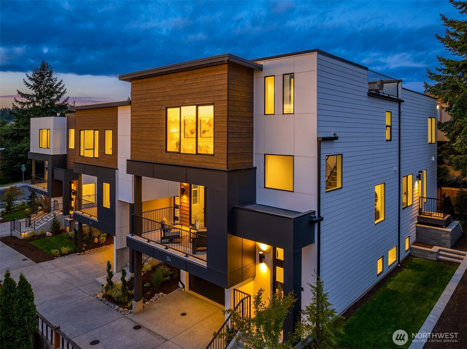134 8th Court Property Photo 1